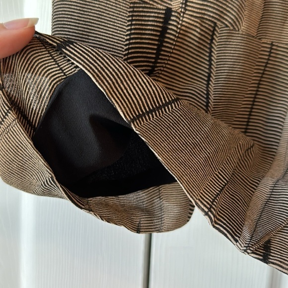 Brian Reyes Silk Striped Open Back Ruffle Tank Top Size 4 made in USA - Picture 7 of 13